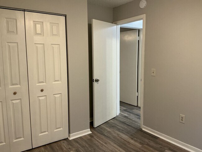 Building Photo - Pesanti 1337-1339 E. Myrtle