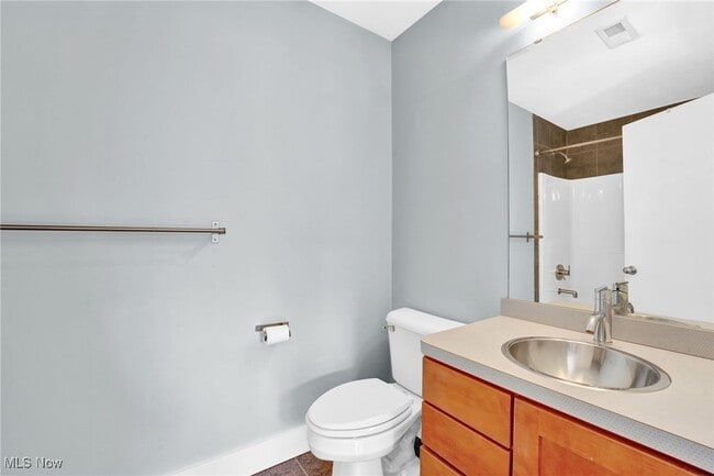 Building Photo - 2227 City View Dr