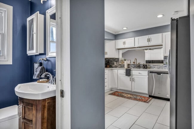 Building Photo - 1036 Union Ave