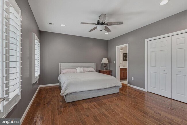 Building Photo - 40923 Browns Ln