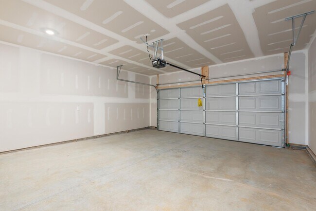 Building Photo - 4734 Willow Bluff Cir
