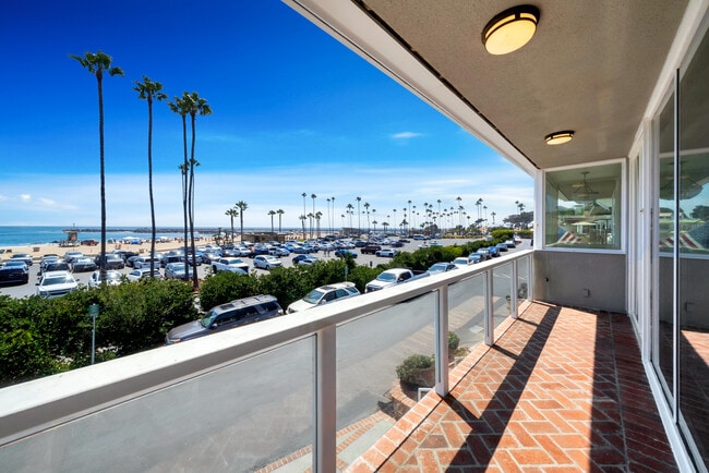 Building Photo - 3116 Breakers Dr