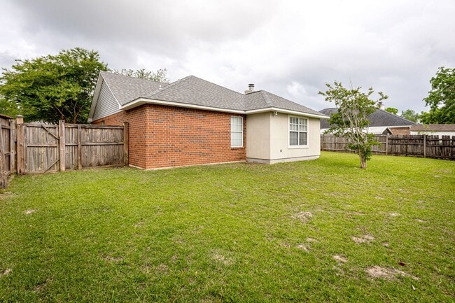 Building Photo - Freshly Renovated Rental Property