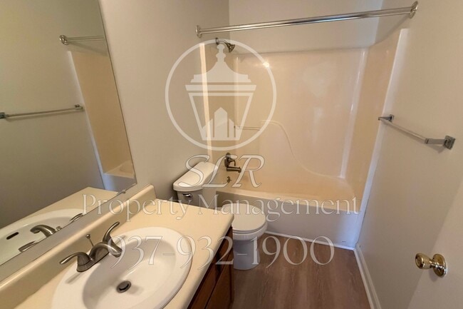 Building Photo - 518 Regal Ave