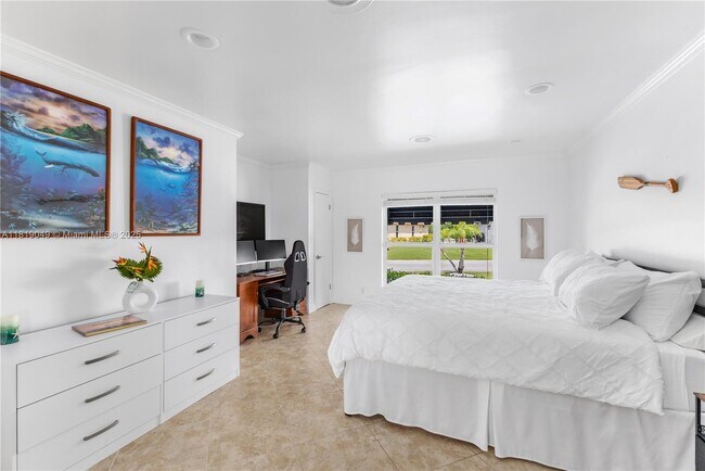 Building Photo - 4902 N Travelers Palm Ln