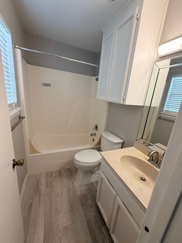 Building Photo - 5149 Middlecoff Cir