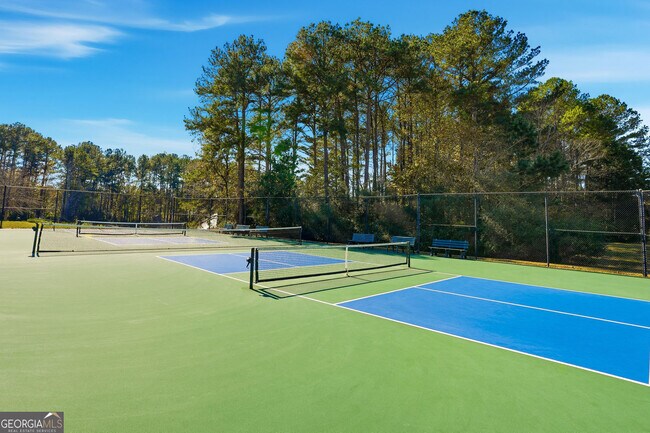 Building Photo - 405 Chadwick Cmns