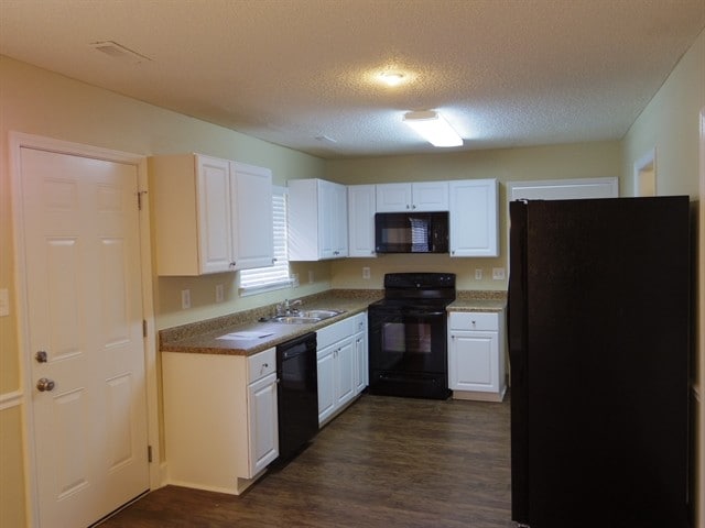 Building Photo - 6022 Gallant Ln