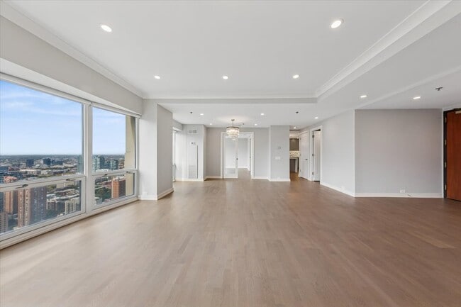 Building Photo - 100 E Huron St