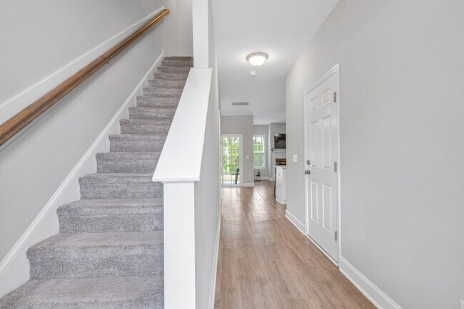 Building Photo - 504 Stone Crab Ln