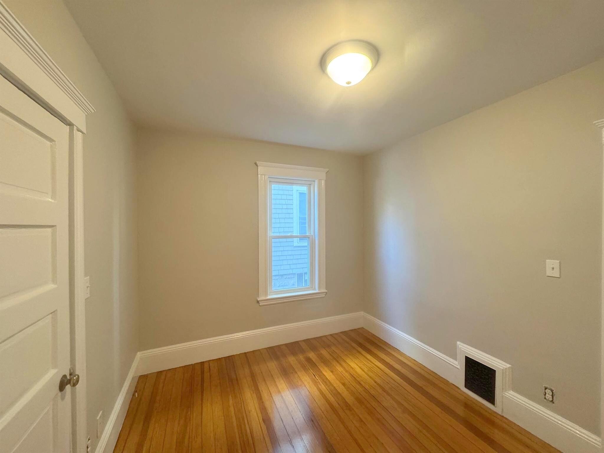 Building Photo - 11 Belmont Sq