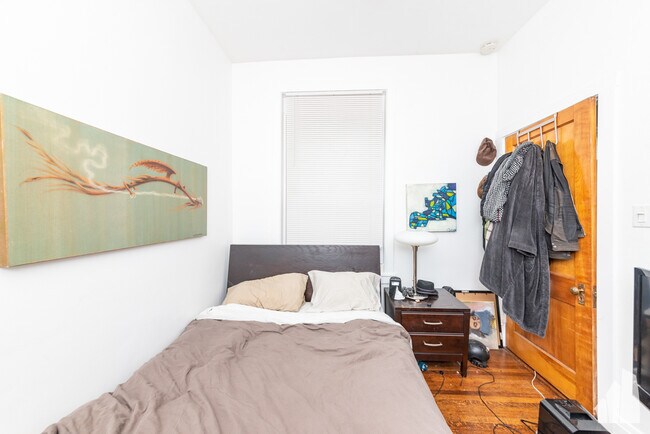 Building Photo - 649 W Wrightwood Ave