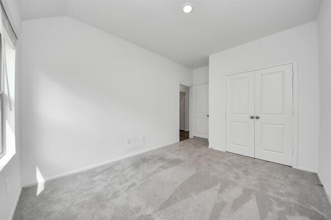 Building Photo - 1351 Antigua Dr