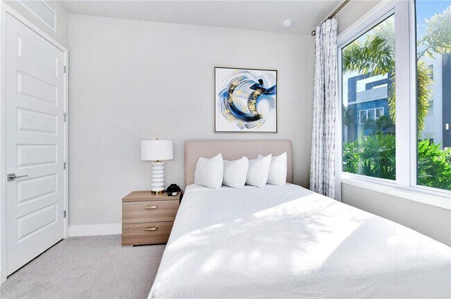 Building Photo - 7740 Sandy Ridge Dr