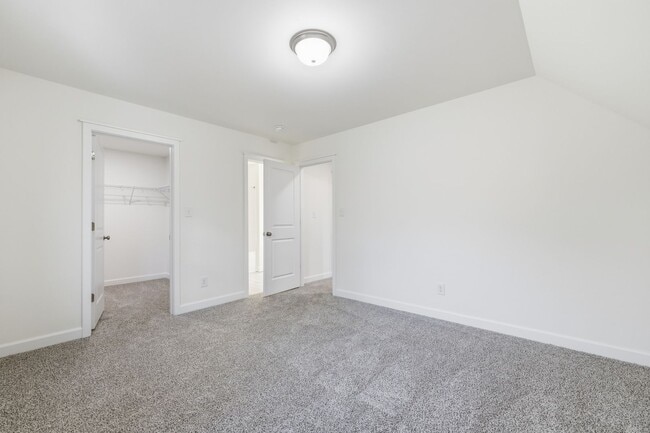 Building Photo - 12617 James River Dr