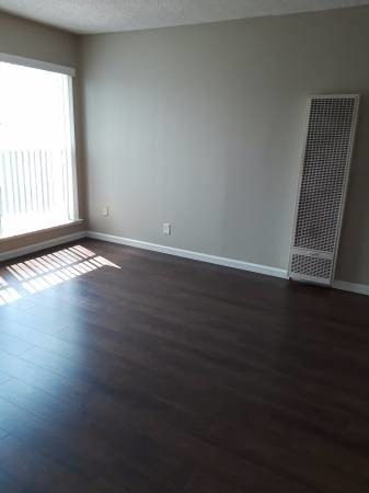 Building Photo - 5500 Foothill Garden Ct