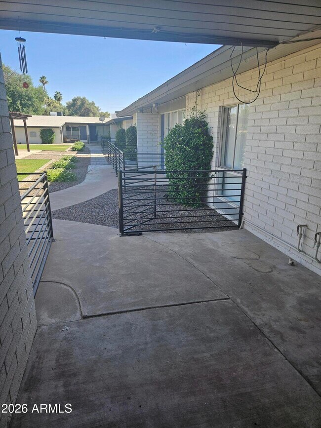 Building Photo - 2340 N 46th St
