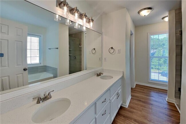 Building Photo - 530 Alcovy Springs Dr SE