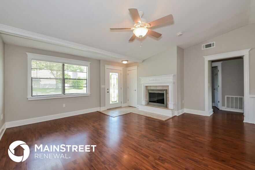 Building Photo - 4820 Camus St