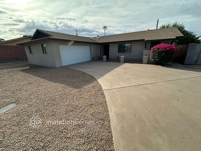 Building Photo - 8719 E Plaza Ave