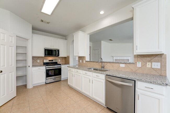 Building Photo - 16906 Shoal Park Dr
