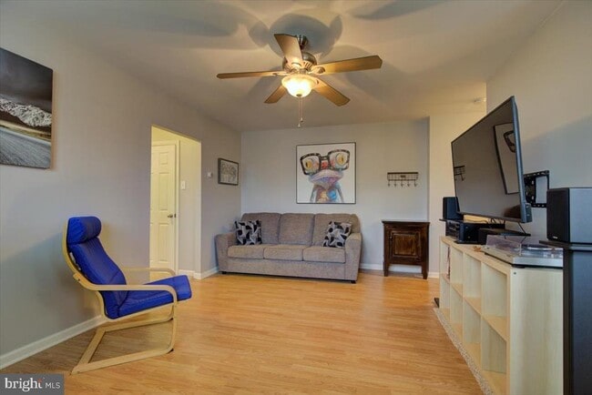 Building Photo - 335 E Lancaster Ave