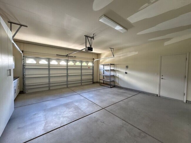 Building Photo - 55 + Community - 2 Bedroom Somersett Home - AVAILABLE 7/6!