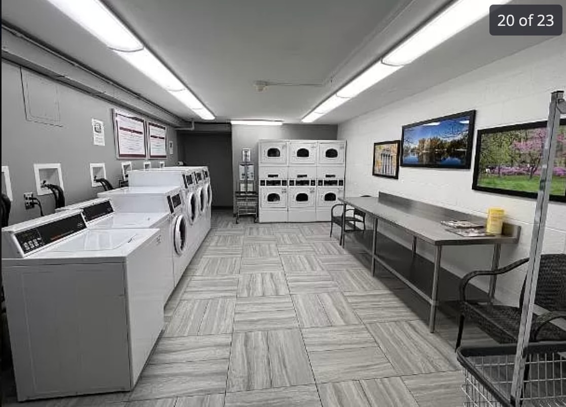 Building Photo - 4545 Wornall Rd