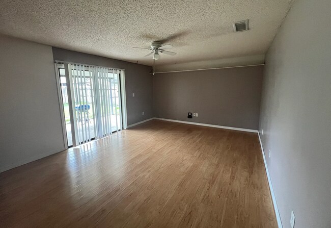 Building Photo - 503 Mark Run