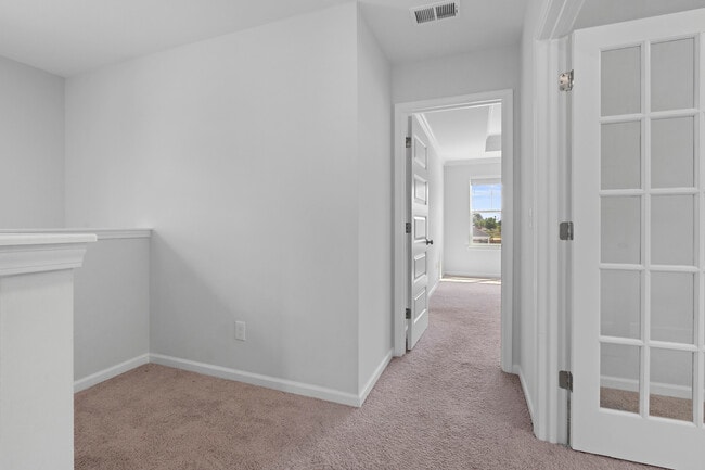 Building Photo - 837 Peony Ln