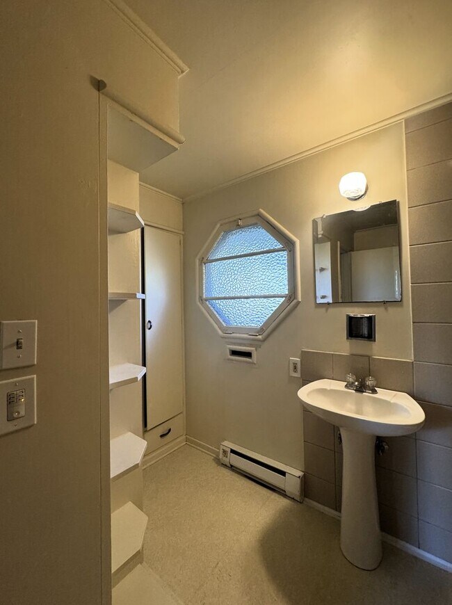 Building Photo - (PEA 414) 10th & Lawrence ~ 1 Bed/1 Bath