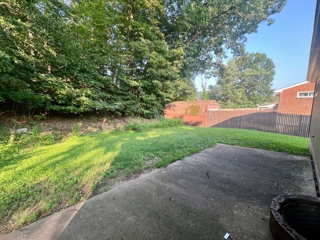 Building Photo - Incredible 3 Bedroom House in Quaint Plum Neighborhood! CALL TODAY!