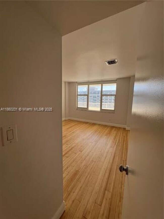 Building Photo - 5600 Collins Ave