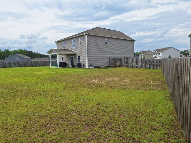 Building Photo - Magnificent Five Bedroom Home in Elgin SC!