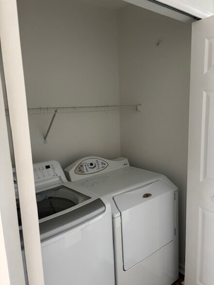 Building Photo - 8 Kilbreth Ave