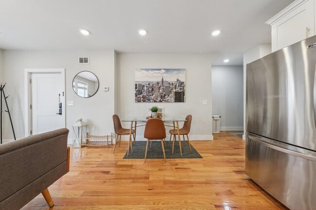 Building Photo - 183 Gates Ave