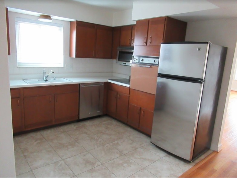 Kitchen - 5400 Eichelberger St