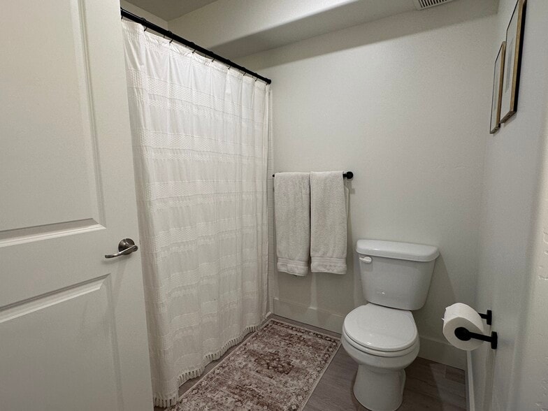 Bathroom - 1055 W 1033 N