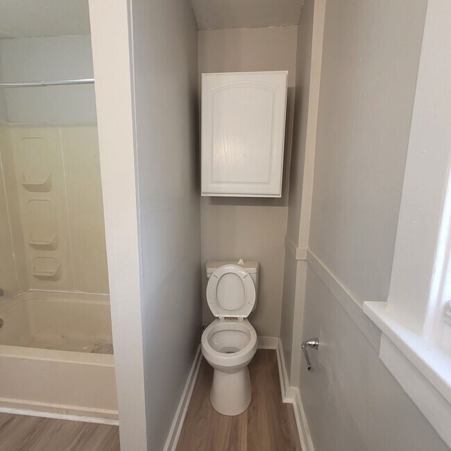 Building Photo - 1527 SW Mulvane St