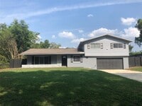 Building Photo - 303 Earl St