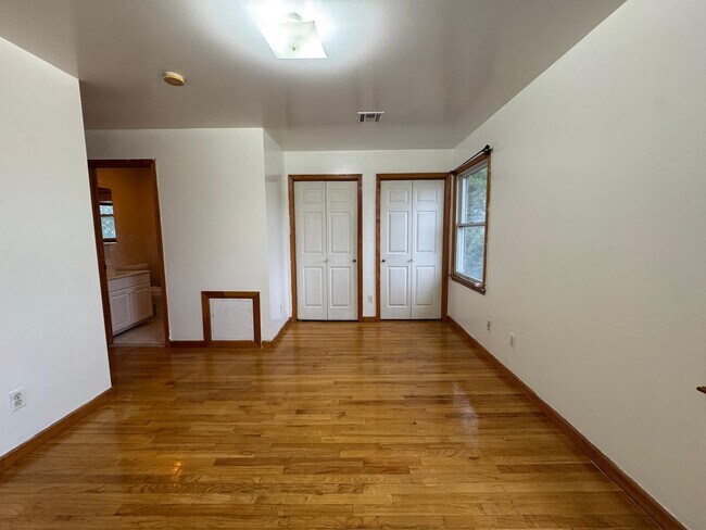 Building Photo - 162 W 53rd St