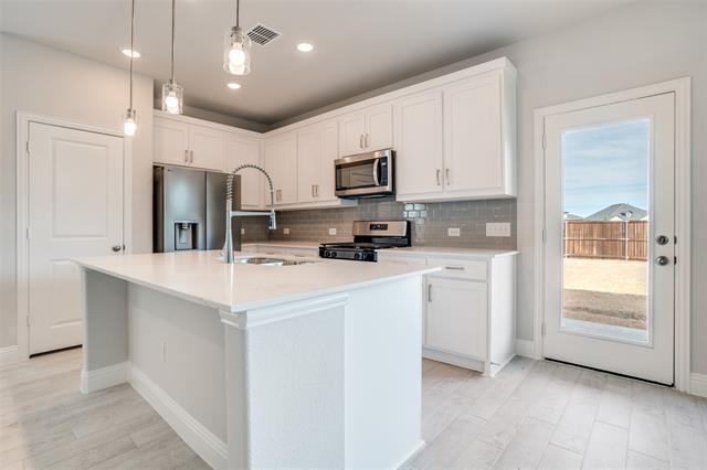 Building Photo - 810 Sicily Blvd