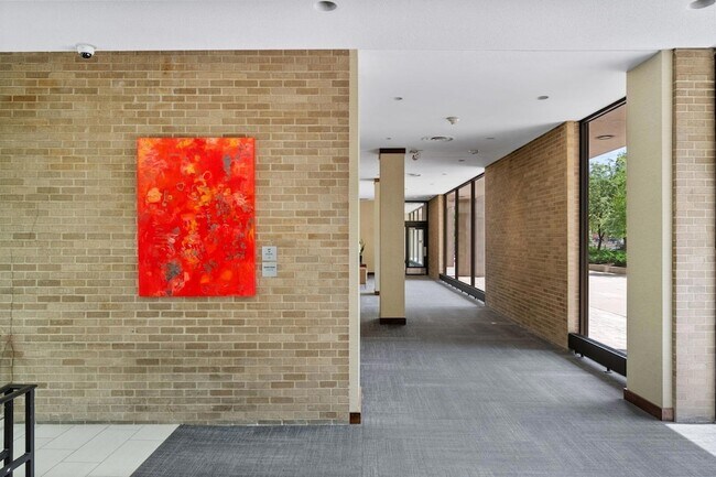 Building Photo - 19 S 1st St