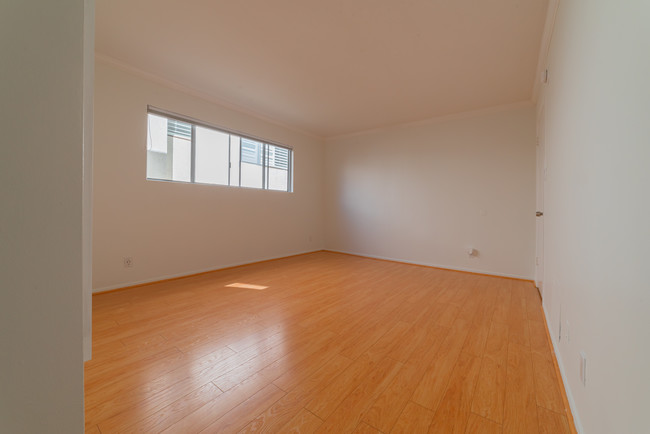 Master Bedroom - 11849 Mayfield Ave