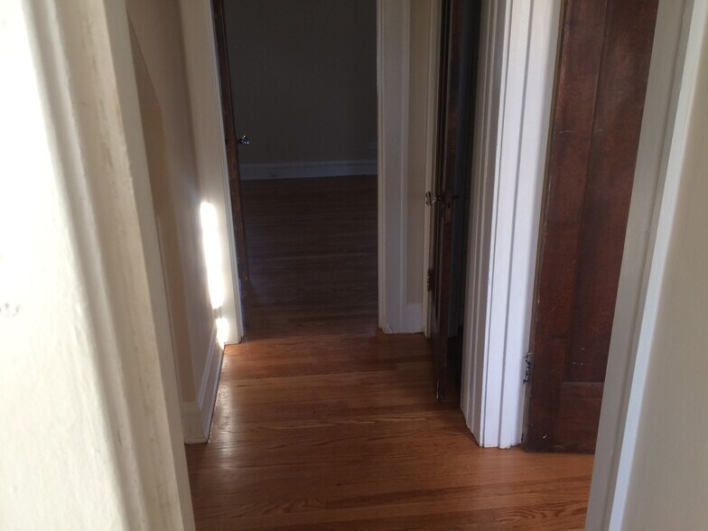 Building Photo - 44 N Spring Ave