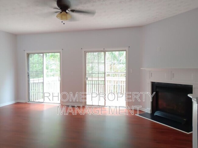 Building Photo - 756 Celeste Ln