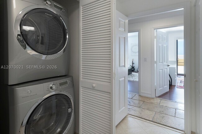 Building Photo - 8395 SW 73rd Ave