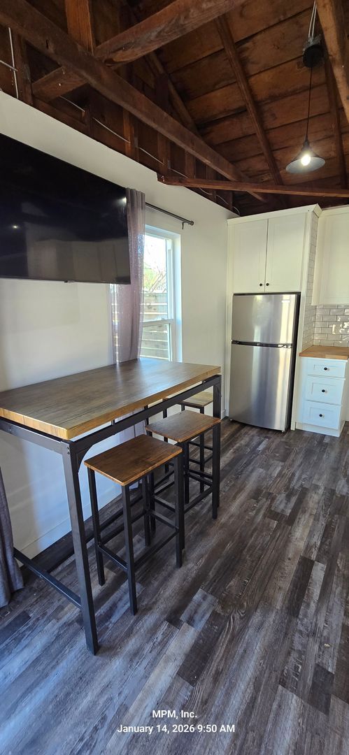 Building Photo - 1 bedroom 1 bath home