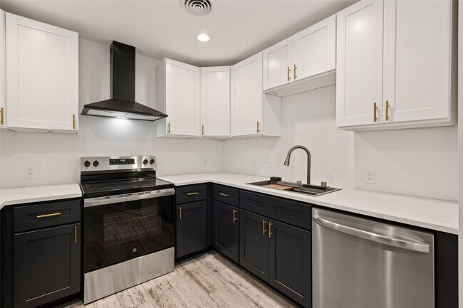 Building Photo - 909 Silber Rd