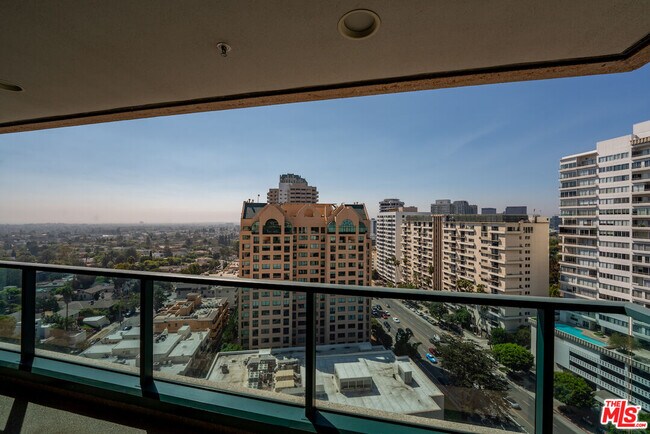 Building Photo - 10490 Wilshire Blvd